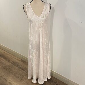 VTG La Lingerie Pale Pink Floral Maxi Nightgown Sleepwear Medium Lace Bride Slip